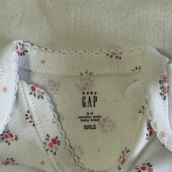 GAP - White and Blue 2 piece Matching Baby/Newborn Set - Picture 3 of 5